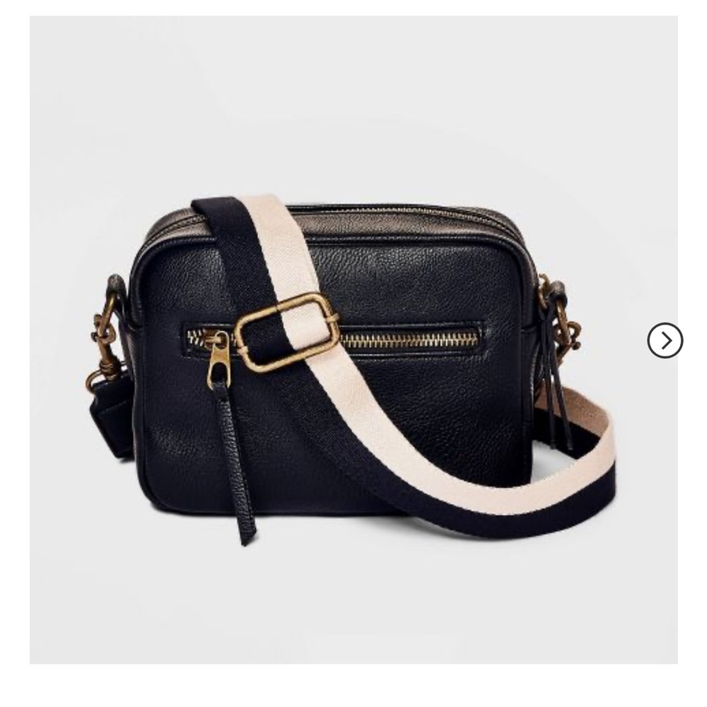 Universal Thread black crossbody camera bag